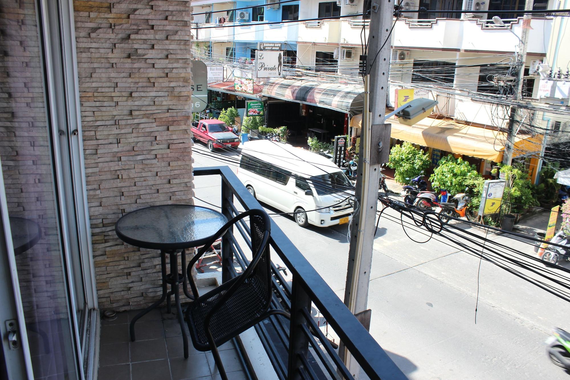 Retox Hotel Pattaya Esterno foto
